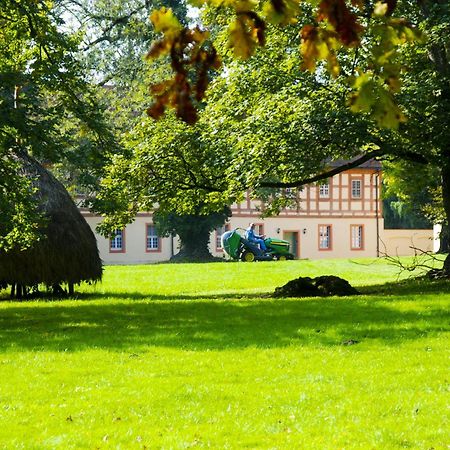 Urlaubsresidenz Marstall Und Kanzlei Im Schlossensemble Люббенау Экстерьер фото