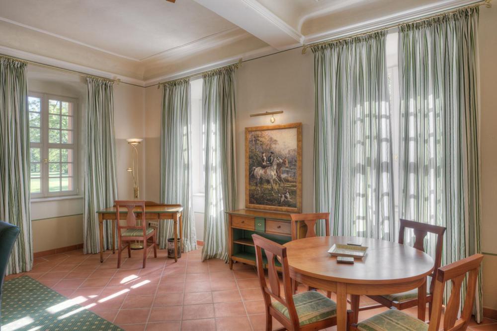 Urlaubsresidenz Marstall Und Kanzlei Im Schlossensemble Люббенау Экстерьер фото