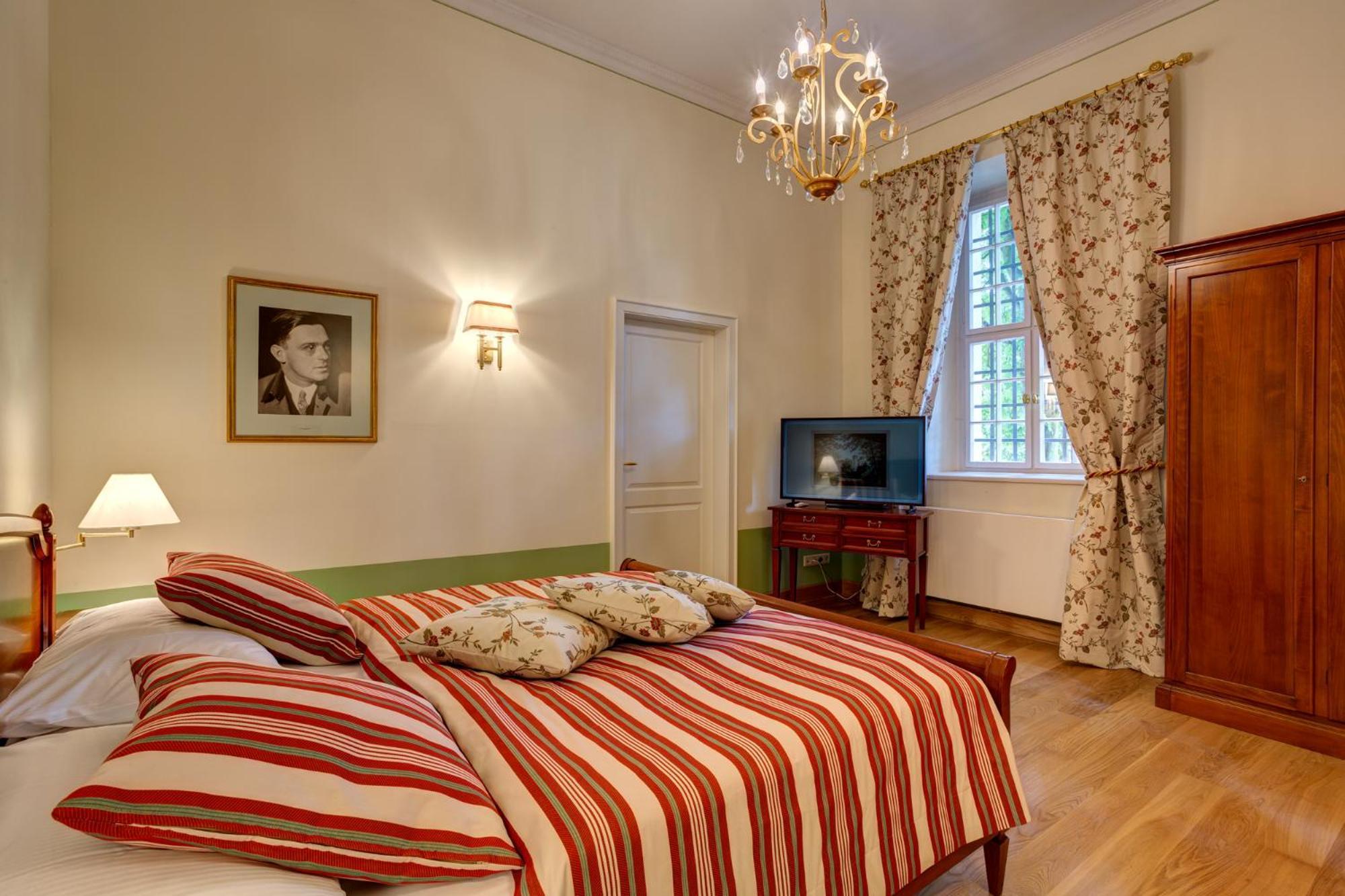 Urlaubsresidenz Marstall Und Kanzlei Im Schlossensemble Люббенау Номер фото