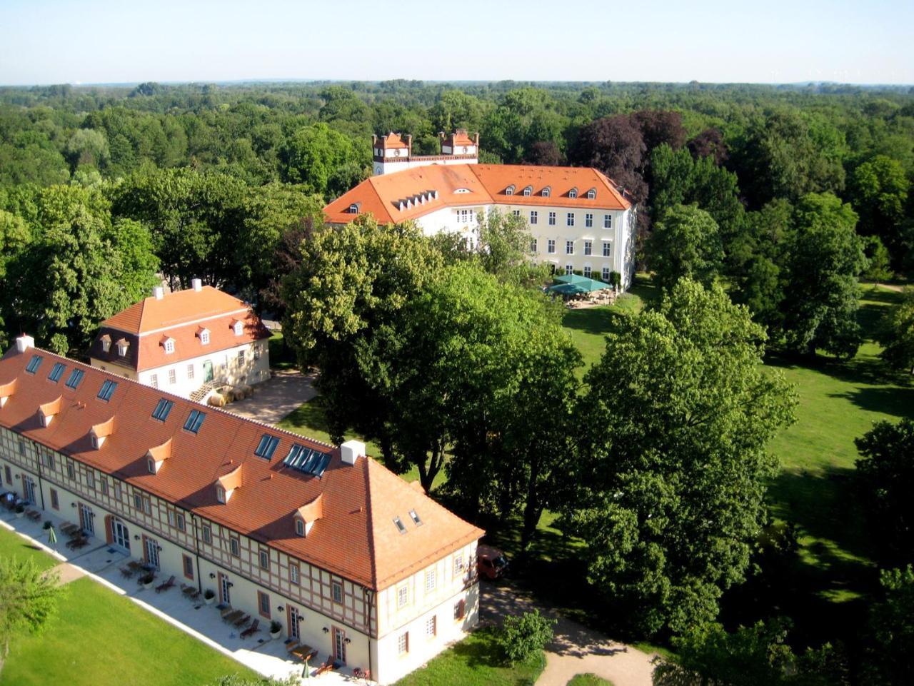 Urlaubsresidenz Marstall Und Kanzlei Im Schlossensemble Люббенау Экстерьер фото
