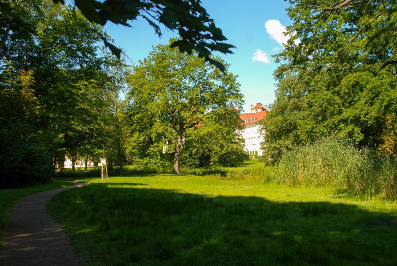 Urlaubsresidenz Marstall Und Kanzlei Im Schlossensemble Люббенау Экстерьер фото