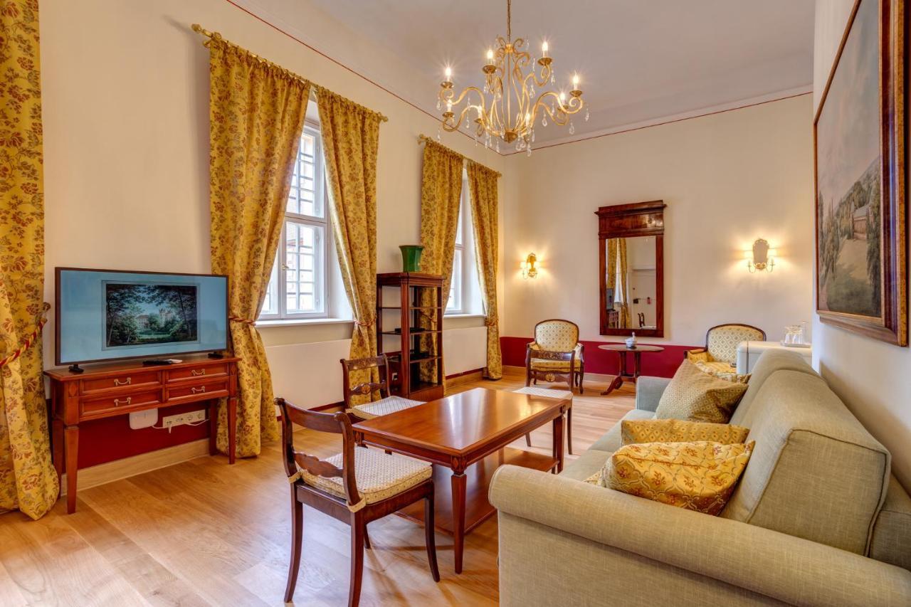 Urlaubsresidenz Marstall Und Kanzlei Im Schlossensemble Люббенау Экстерьер фото